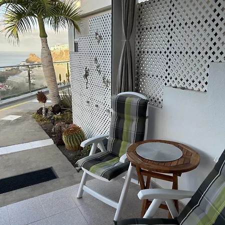 Beautiful Sunshine And Sea View Apartment